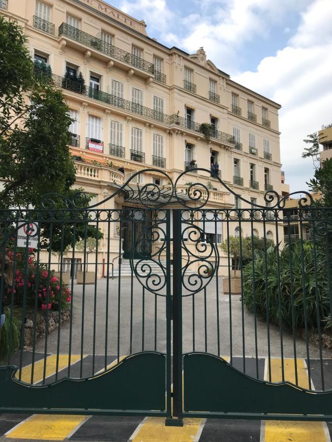 Appartement Terrasse Dans Palace Centre Ville مينتون المظهر الخارجي الصورة