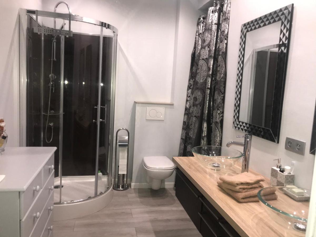 Appartement Terrasse Dans Palace Centre Ville مينتون المظهر الخارجي الصورة