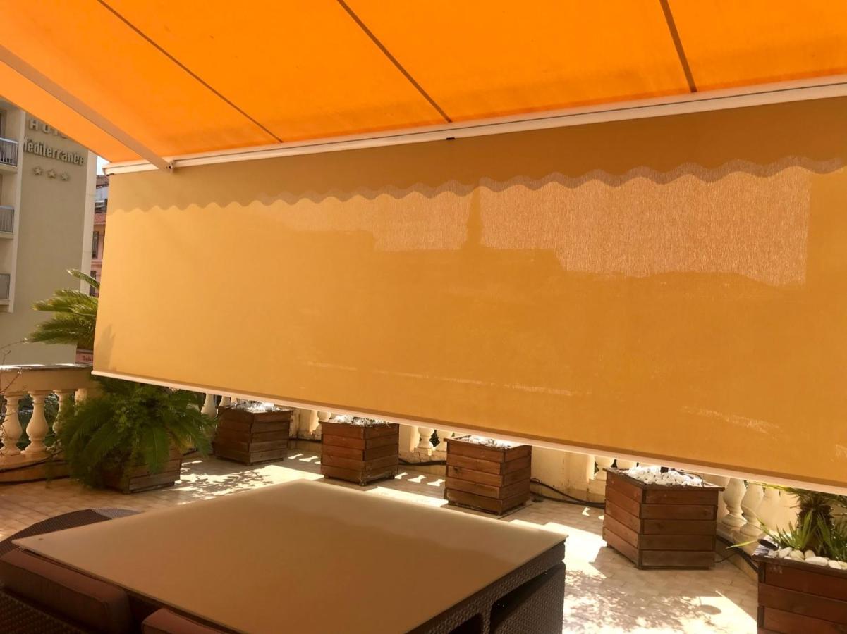 Appartement Terrasse Dans Palace Centre Ville مينتون المظهر الخارجي الصورة