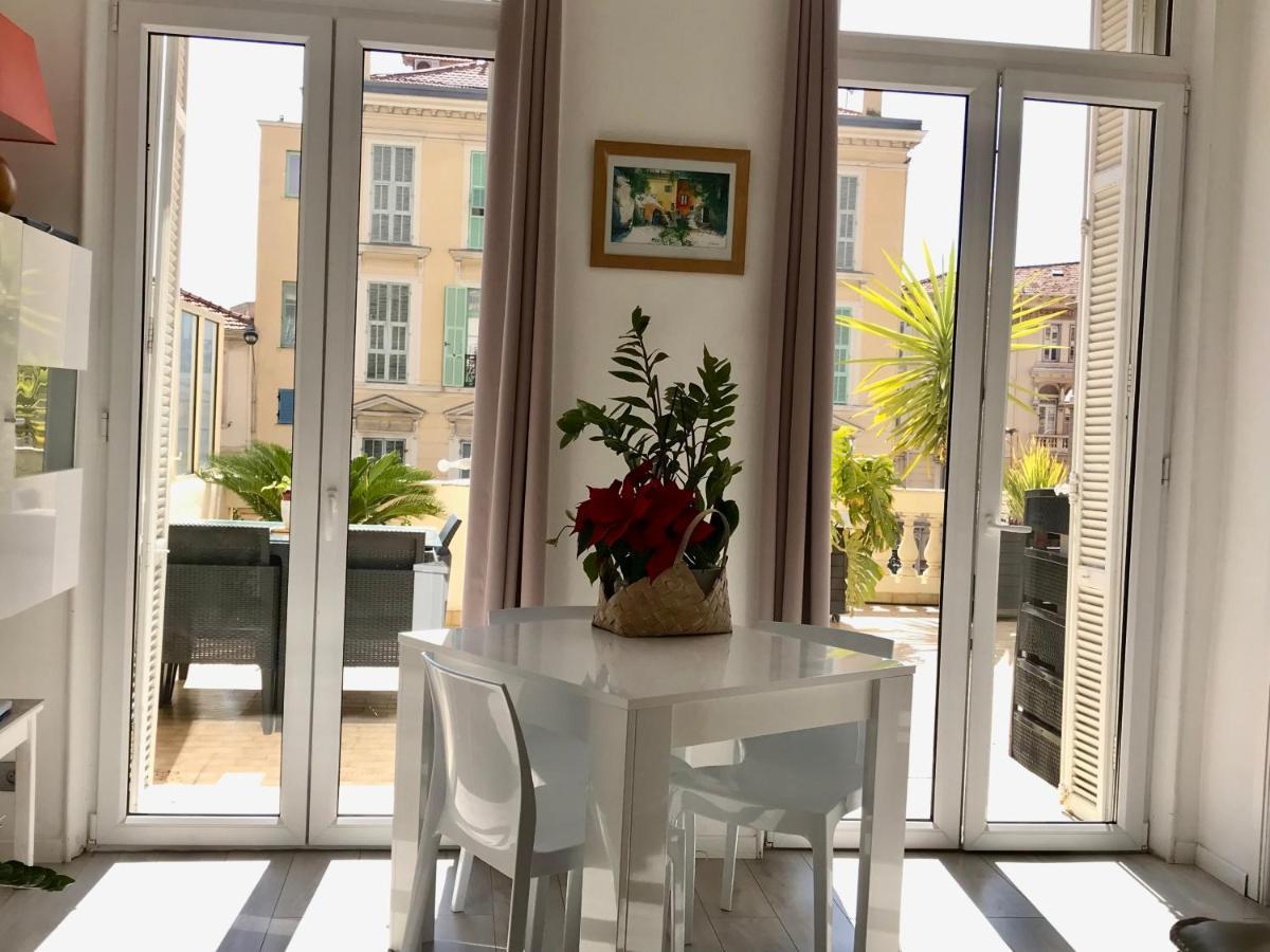 Appartement Terrasse Dans Palace Centre Ville مينتون المظهر الخارجي الصورة